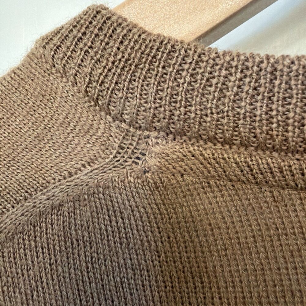 NWT Club Room Men's Solid V Neck Merino Wool Blend Fawn Sweater XL Preppy $75 - Picture 9 of 16